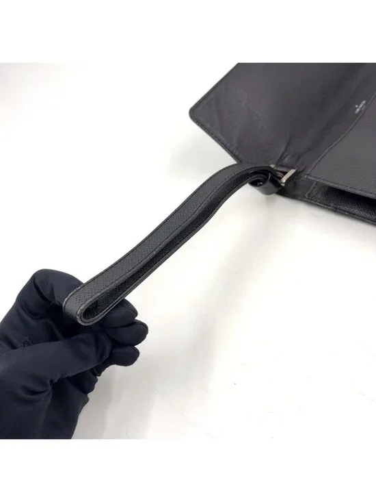 Louis Vuitton Selenga Taiga Ardoise Leather Black Clutch Silver - Picture 14 of 15